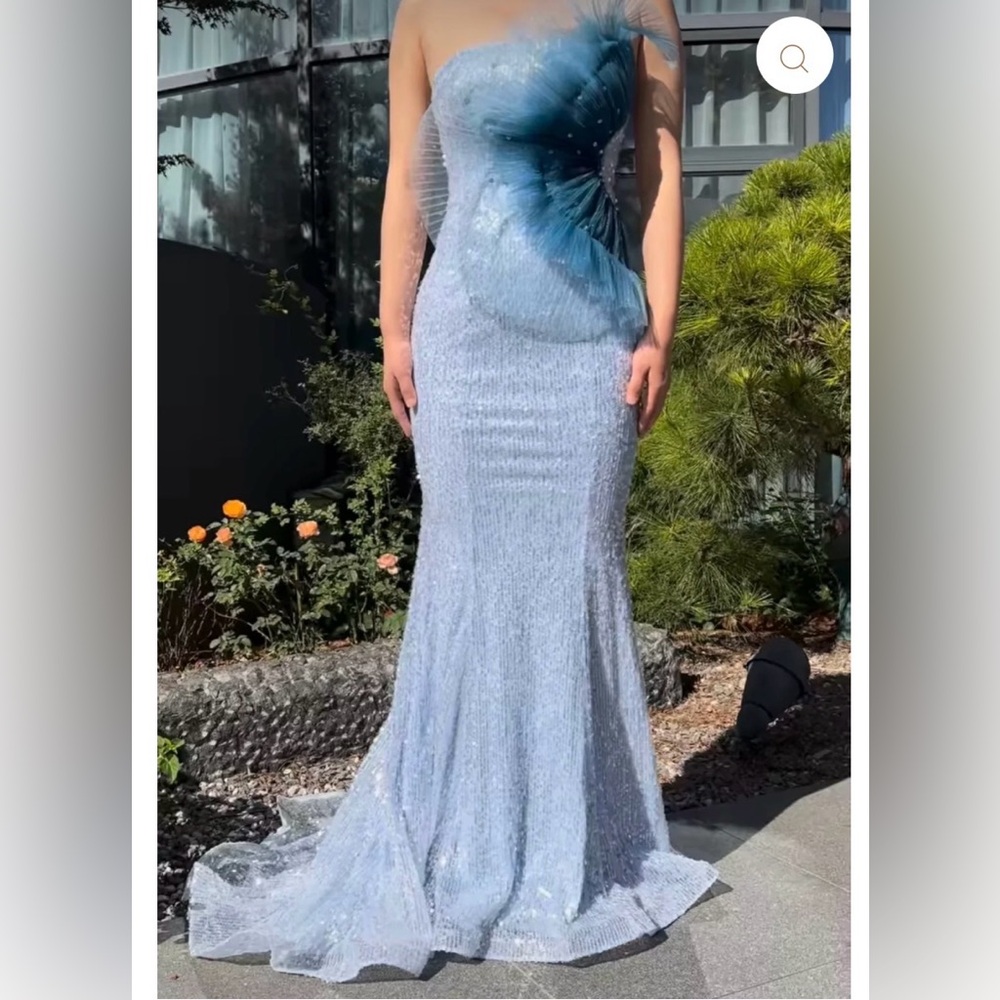 Elegant Blue Evening Gown